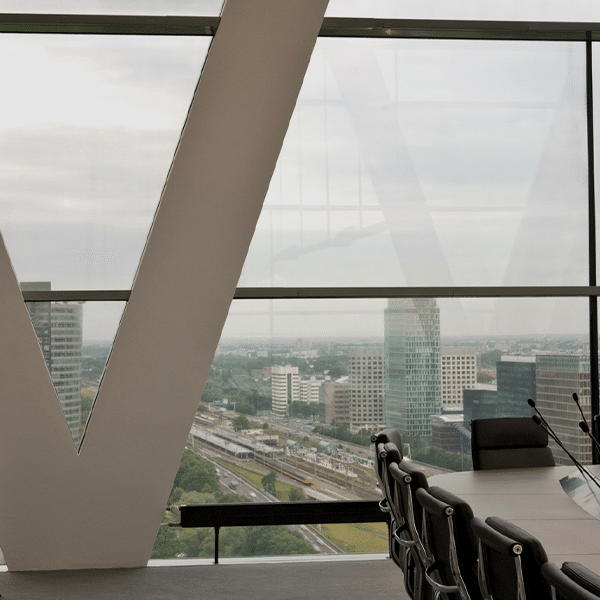 $100M+ CEO Pay Club – R3000